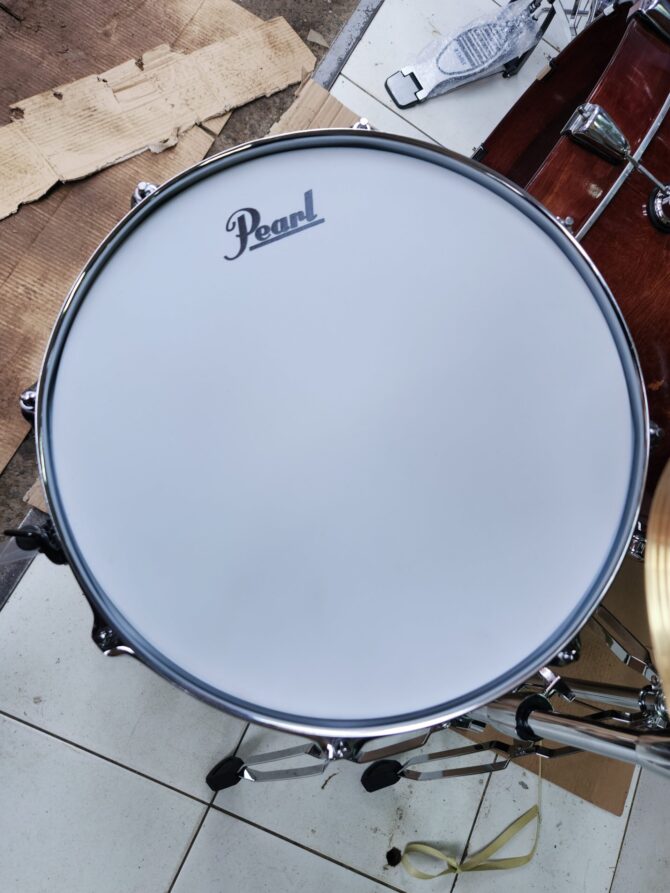 Pearl Complete 5 piece drum set snare part
