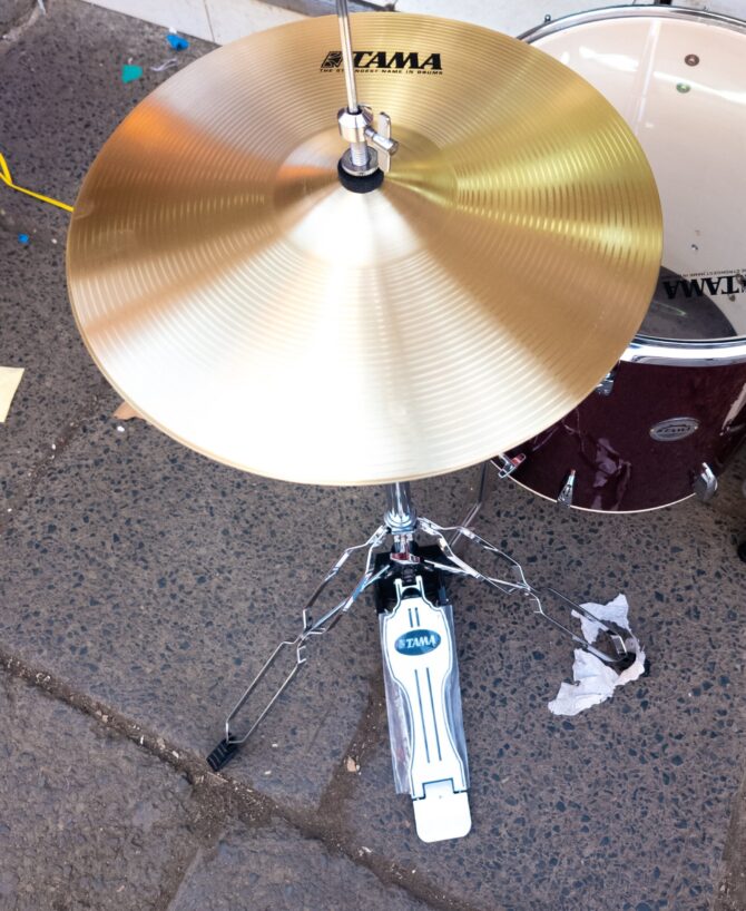 Tama Complete 5 piece drum set cymbals