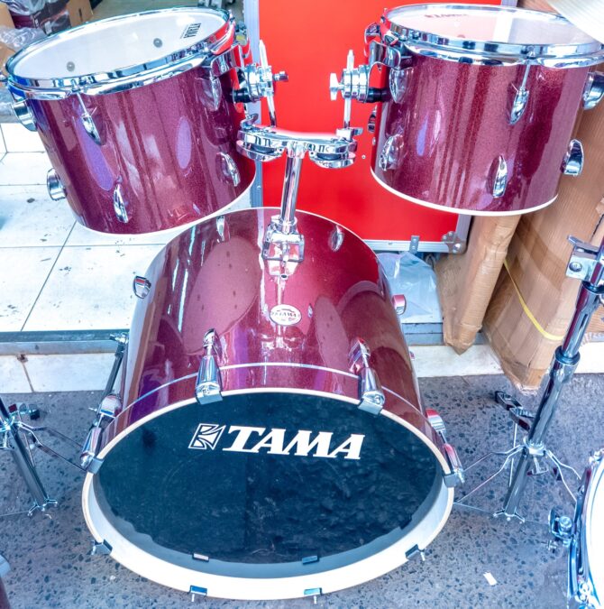 Tama Complete 7 piece drum set bass drums
